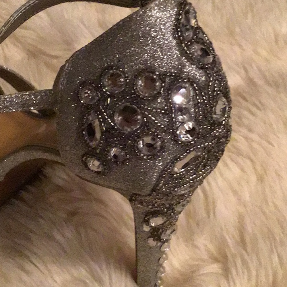 Shoes - Picture 4 of 4